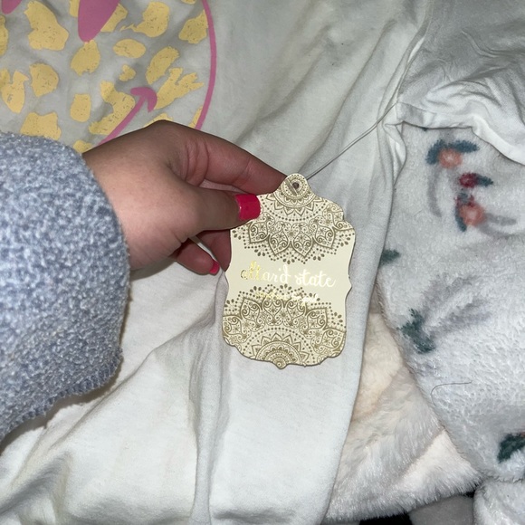 The cutest altard state tee you need in your closet. Oversized size L/Xl - Picture 3 of 4